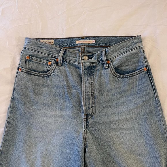 *BRAND NEW* Levis Jeans - Picture 2 of 5